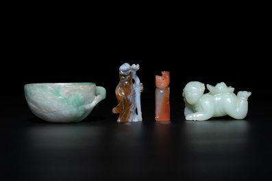 A varied group of seven Chinese jade, jadeite, agate and hardstone carvings, 19/20th C.