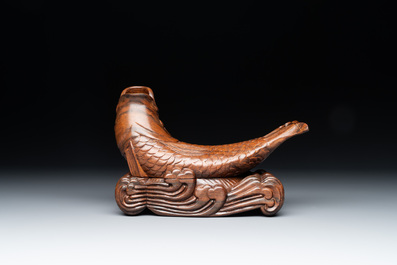 A small Kutani porcelain incense burner, two wooden sculptures, and a shagreen glasses case, Japan, Meiji, 19/20th C.