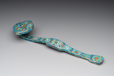 A Chinese cloisonn&eacute; 'crane and deer' dish, a ruyi and an alabaster dish, 20th C.