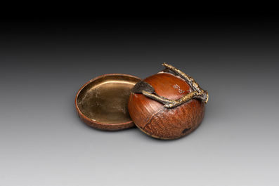 A Japanese chestnut-form hako or box and cover, signed Noriyuki 則之, Edo, 18th C.