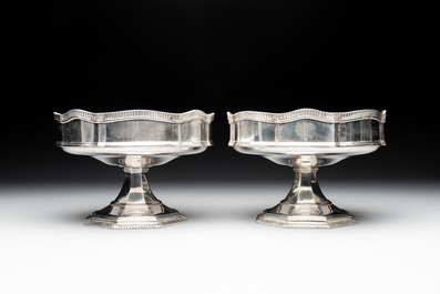 A pair of silver presenting bowls, Wolfers Fr&egrave;res, Brussels, 19/20th C.