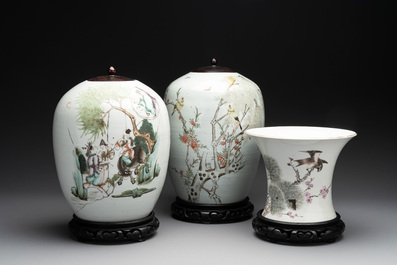 Two Chinese famille rose jars and a brush pot, signed Ju Yi Tai 聚義泰, 'B.E.E. CHINESE RESTAURANT' mark, dated 1924 and 20th C.