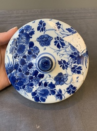 A Chinese blue and white two-handled container and cover with floral design, Kangxi