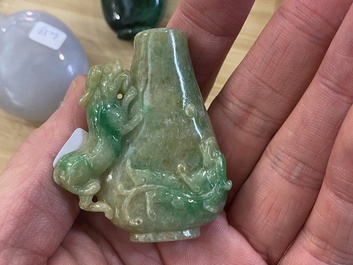 Nine Chinese jade, glass and hardstone snuff bottles, 19/20th C.