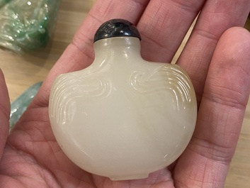 Nine Chinese jade, glass and hardstone snuff bottles, 19/20th C.
