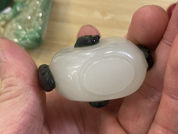 Nine Chinese jade, glass and hardstone snuff bottles, 19/20th C.