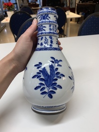 A rare Chinese blue and white vase and cover for the Thai market with the royal initials of King Rama V, 19th C.