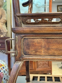 A rare and exceptional Chinese huanghuali sedan chair, Jianyu 肩輿, signed Zhang Dai 張岱, 17th C.