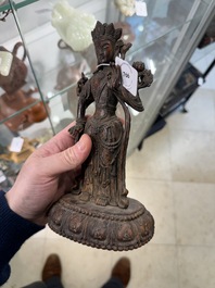 A fine Chinese agarwood Avalokiteshvara Padmapani, 18/19th C.