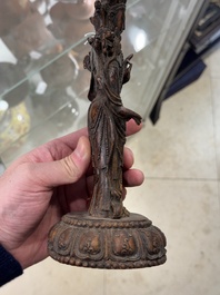 A fine Chinese agarwood Avalokiteshvara Padmapani, 18/19th C.