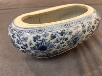 A very rare Chinese blue and white oval box with inner liner and cover, Ming, 15th C.