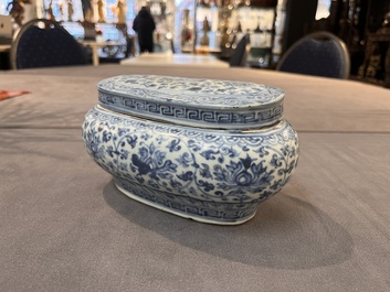 A very rare Chinese blue and white oval box with inner liner and cover, Ming, 15th C.