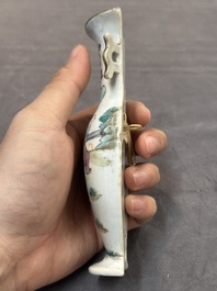 A pair of Chinese famille rose wall vases and a 'gu' vase, 19/20th C.