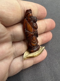 A large and varied collection of Chinese carvings, Qing and later