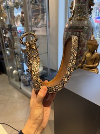 A pair of Japanese lacquered and 'raden' mother-of-pearl-inlaid 'abumi' stirrups, Edo, 18/19th C.