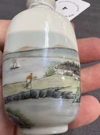 A Chinese famille verte snuff bottle, Ting Song Zhai 聽松齋 mark, 20th C.