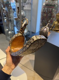 A pair of Japanese lacquered and 'raden' mother-of-pearl-inlaid 'abumi' stirrups, Edo, 18/19th C.