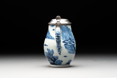 A Japanese Arita blue and white mug with Dutch silver lid, marked for Zwolle, Arnoldus Waterham (1705/1748), Edo, 17/18th C.