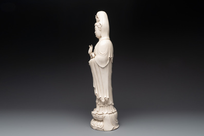 A large Chinese Dehua blanc de Chine figure of Guanyin holding a ruyi, He Chaozong 何朝宗 and Dehua 德化 mark, 20th C.