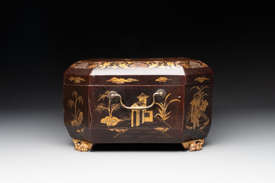 A Chinese Canton gilt-lacquered casket and an ancestral tablet of paiwei 牌位, 19th C.