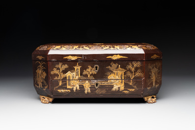 A Chinese Canton gilt-lacquered casket and an ancestral tablet of paiwei 牌位, 19th C.