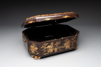 A Chinese Canton gilt-lacquered casket and an ancestral tablet of paiwei 牌位, 19th C.