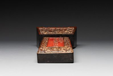 A Chinese Canton gilt-lacquered casket and an ancestral tablet of paiwei 牌位, 19th C.