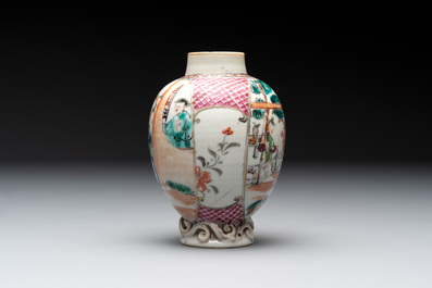 A collection of nine Chinese blue, white and famille rose wares, 18/19th C.