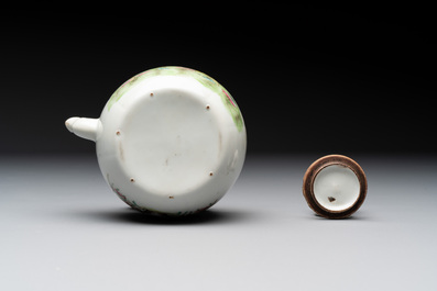 A collection of nine Chinese blue, white and famille rose wares, 18/19th C.