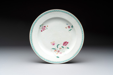 A collection of nine Chinese blue, white and famille rose wares, 18/19th C.