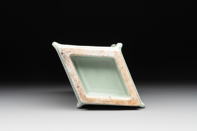 A Chinese celadon-glazed lozenge-shaped 'cong' vase, 19th C.