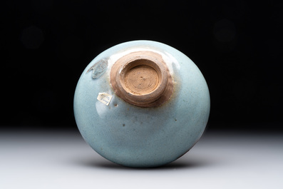 A Chinese 'jun' bowl, Yuan