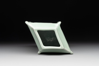 A Chinese celadon-glazed lozenge-shaped 'cong' vase, 19th C.