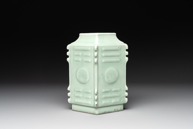A Chinese celadon-glazed lozenge-shaped 'cong' vase, 19th C.