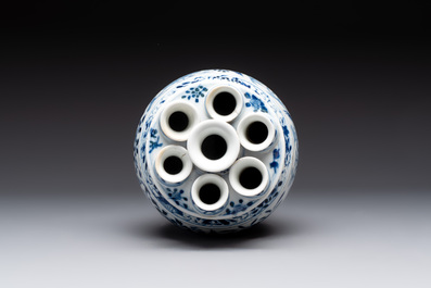 A rare Chinese blue and white crocus-shaped vase with birds among flowers, Kangxi mark, 19th C.
