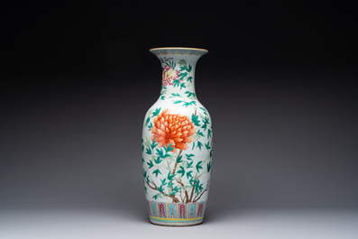 Three Chinese famille rose vases with figural and floral design, Qianlong mark, 19/20th C.