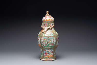 A Chinese Canton famille rose covered vase and two bowls, 19th C.
