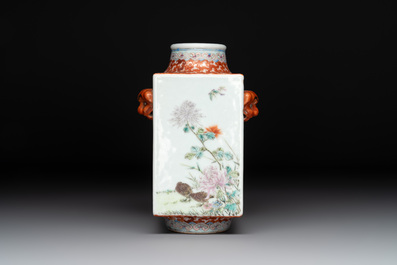 A Chinese famille rose 'cong' vase on wooden stand, Shen De Tang 慎德堂 mark, 20th C.