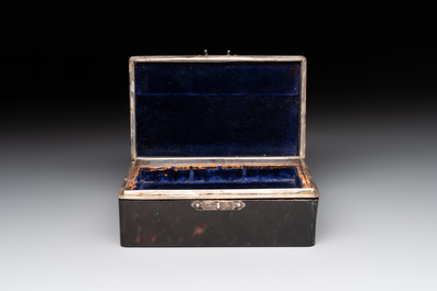 A tortoiseshell cigarette case, a card holder and a casket, 19/20th C.