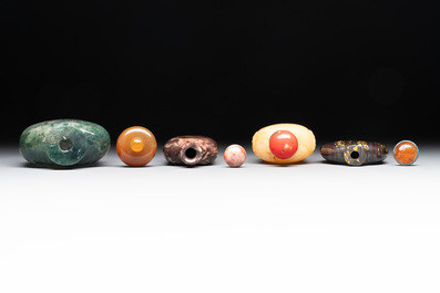A collection of eight Chinese precious stone snuff bottles, 19/20th C.