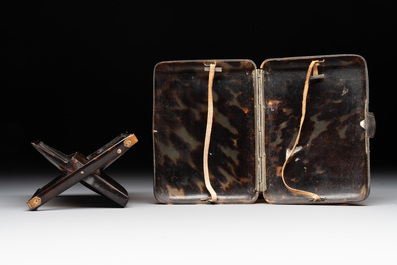 A tortoiseshell cigarette case, a card holder and a casket, 19/20th C.