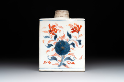 A Chinese verte-Imari tea caddy with the arms of Sampaio e Melo for the Portuguese market, Kangxi