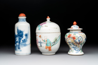 A Chinese famille rose seal paste box and a covered jarlet, a miniature wucai vase and a blue and white snuff bottle, Kangxi mark, 19/20th C.