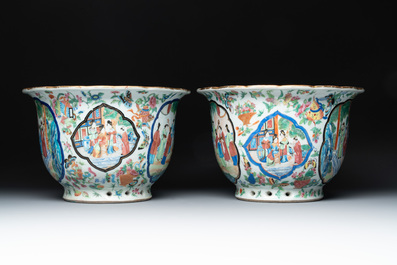 A pair of Chinese Canton famille rose jardini&egrave;res with narrative design, 19th C.