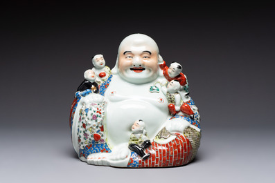 A Chinese famille rose black-ground covered vase and a famille rose Milefo Buddha, Mao Ji Sheng 茂記生造 mark, 19/20th C.