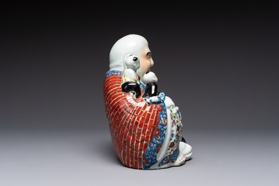 A Chinese famille rose black-ground covered vase and a famille rose Milefo Buddha, Mao Ji Sheng 茂記生造 mark, 19/20th C.