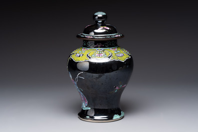 A Chinese famille rose black-ground covered vase and a famille rose Milefo Buddha, Mao Ji Sheng 茂記生造 mark, 19/20th C.