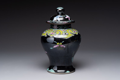 A Chinese famille rose black-ground covered vase and a famille rose Milefo Buddha, Mao Ji Sheng 茂記生造 mark, 19/20th C.