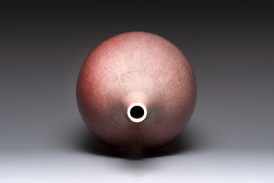 A Chinese copper-red-glazed vase, 18/19th C.