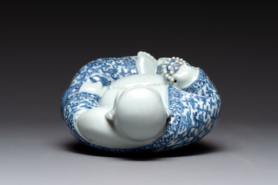 A Chinese blue and white Milefo Buddha, Zhu Mao Ji Zao 朱茂記造 mark, 19/20th C.